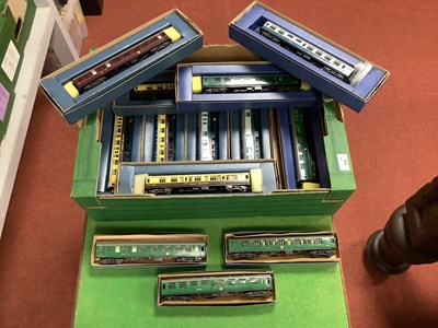 Lot 348 - Thirteen HO Scale British Outline Coaches by...