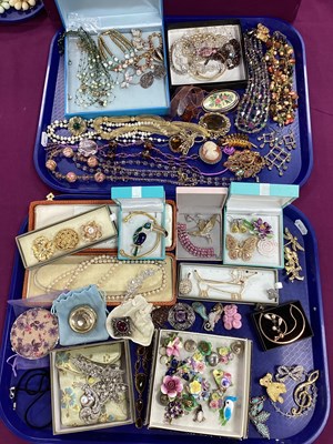 Lot 231 - An Assortment of Costume Jewellery, to include...