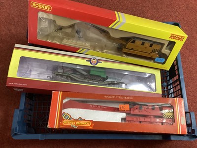 Lot 512 - Three boxed items of 00 gauge rolling stock...