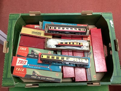 Lot 355 - A Quantity of OO Gauge Trix Twin Coaches, all...