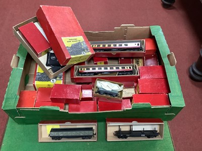 Lot 364 - A Quantity of OO Gauge Trix Twin Rolling Stock,...