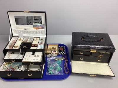 Lot 222 - A Small Collection of Jewellery, including a...