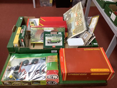 Lot 375 - A Quantity of HO/OO Gauge Lineside Accesories,...