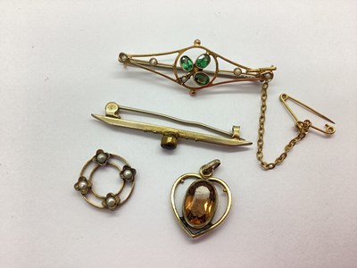 Lot 135 - A Highly Decorative Edwardian Stone Set Brooch,...