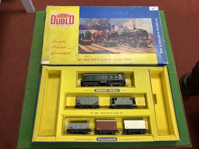 Lot 381 - A Hornby Dublo 2 Rail Set #2030 comprising of...