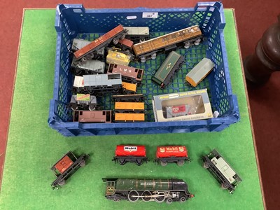 Lot 387 - A Quantity of Hornby Dublo, Wrenn, Rolling...