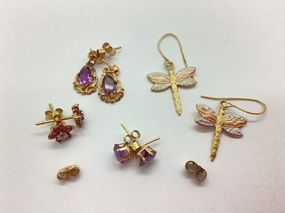 Lot 85 - A Small Collection of Dainty Earrings,...