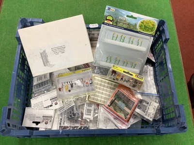 Lot 400 - A Quantity of Continental HO Model Railway...