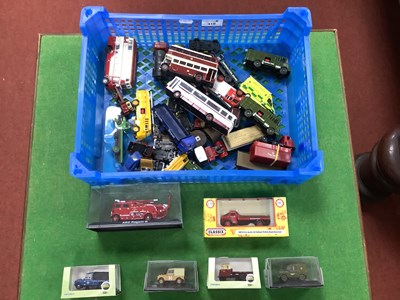 Lot 410 - A Quantity of OO Gauge Lineside Model Vehicles,...