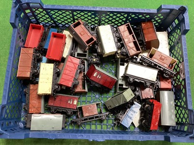 Lot 424 - A Quantity of Hornby Dublo Wagons and others,...