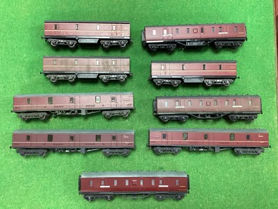 Lot 426 - Nine OO Scale Midland Baggage Cars by Mainline...