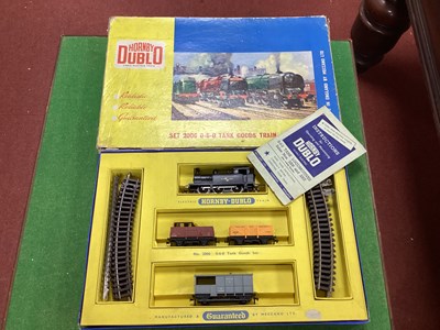 Lot 427 - A Hornby Dublo 2 Rail Set 2006 Tank Goods...