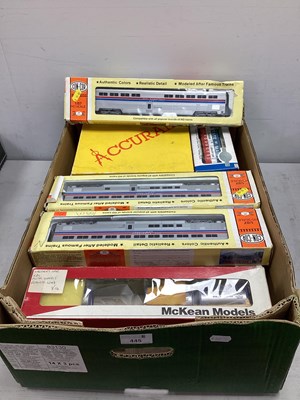 Lot 445 - Approximately Twenty-one items of HO scale...