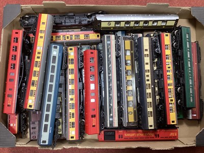 Lot 466 - Approximately twenty-seven OO scale coaches by...