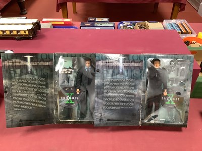 Lot 818 - Two Sideshow Collectibles The X Files 12"...