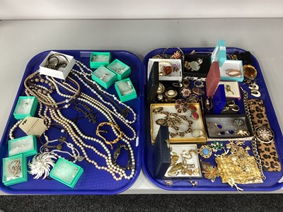 Lot 199 - An Assortment of Costume Jewellery, to include...