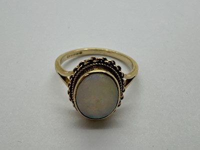 Lot 118 - A 9ct Gold Single Stone Dress Ring, the oval...