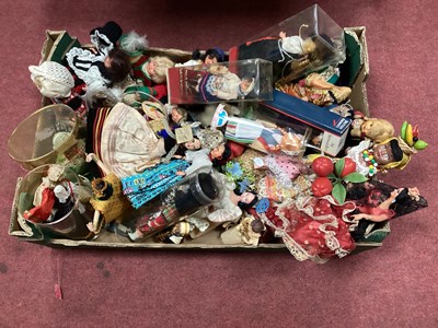 Lot 1040 - Large Collection of Vintage Costume Dolls,...