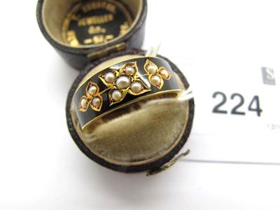 Lot 224 - A Victorian 15ct Gold Seed Pearl Mourning Ring,...