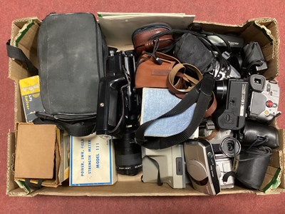 Lot 1044 - Cameras - to include examples from Olympus,...