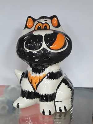 Lot 1215 - Lorna Bailey - Delicious the Cat, 12.5cm high.