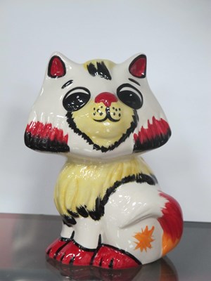 Lot 1219 - Lorna Bailey - Honey the Cat, 12cm high.