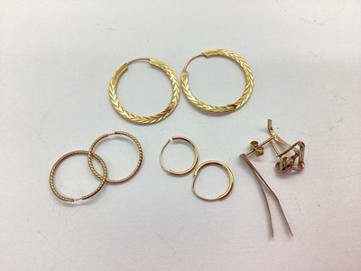 Lot 89 - A Small Collection of Dainty Earrings,...