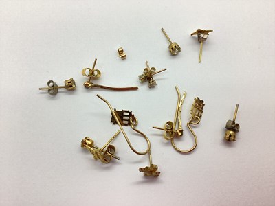 Lot 88 - Assorted Single / Odd Earrings.