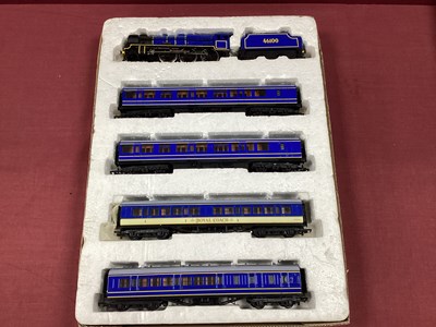 Lot 665 - A Vintage Special Edition Bachmann OO Royal...