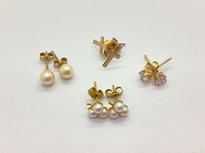 Lot 90 - A Pair of 9ct Gold Pearl Bead Earstuds, three...