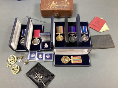 Lot 590 - Unofficial Commemorative Medals in Cases,...