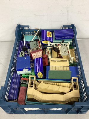 Lot 473 - A quantity of Hornby-Dublo 00 gauge...