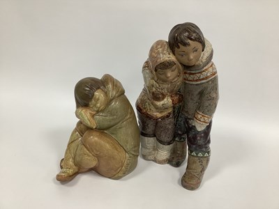 Lot 1097 - A Lladro Gres Group 'Eskimo Boy and Girl',...