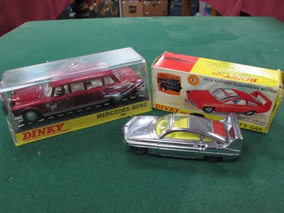 Lot 567 - Two boxed Dinky Toys diecast model vehicles,...