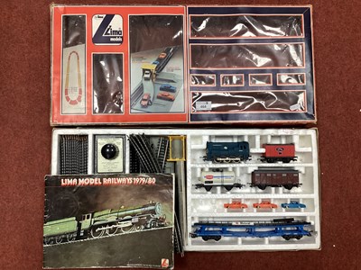 Lot 464 - A Lima OO Gauge Train Set comprising of Class...