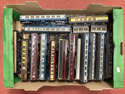 Lot 345 - Approximately Thirty OO gauge coaches by...