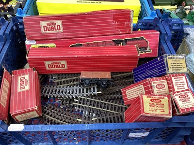 Lot 526 - A Quantity of Hornby Dublo 2 Rail, including...