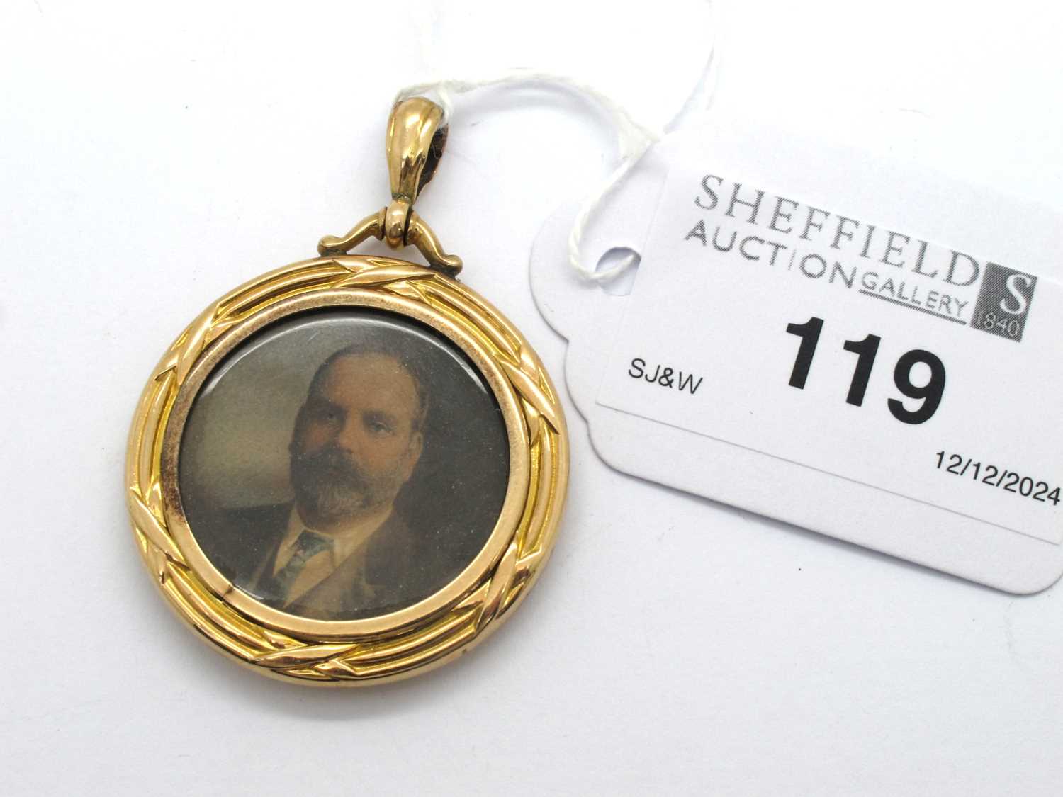 Lot 119 - A Victorian 9ct Gold Openface Locket Pendant,...