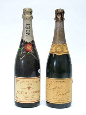 Lot 1436 - Champagne - Moet & Chandon 1971 Champagne;...