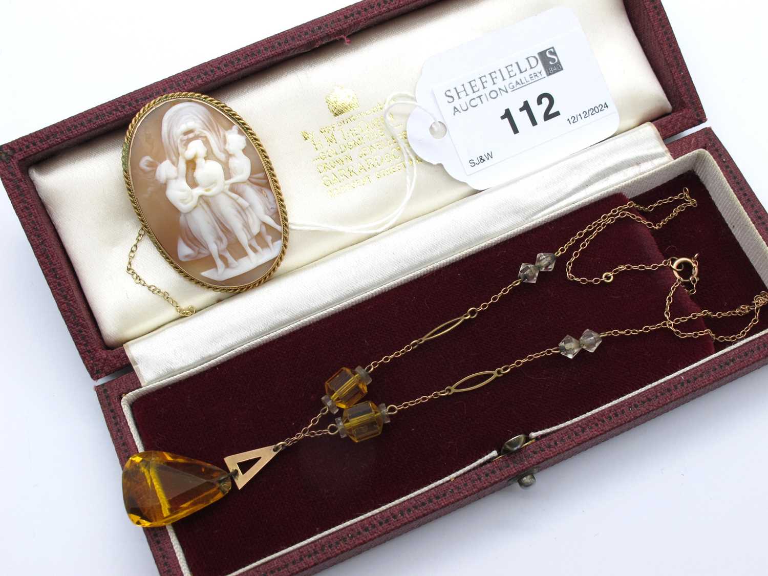 Lot 112 - A Highly Decorative Art Deco Drop Necklace,...