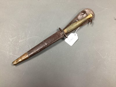 Lot 497 - WWII Wilkinson Sword 2nd Pattern Fairbairn...