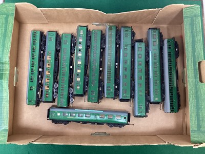 Lot 1 - Eleven OO Gauge Kit/Scratch Built Southern...