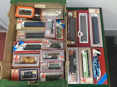 Lot 16 - Approximately Sixteen Boxed British Outline OO...