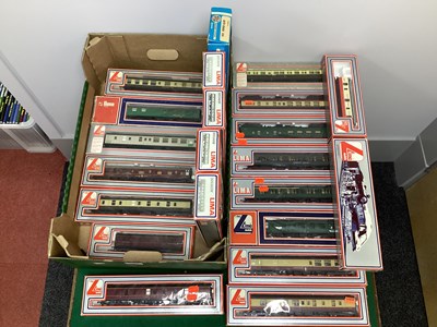 Lot 18 - Approximately Twenty Three OO Gauge British...