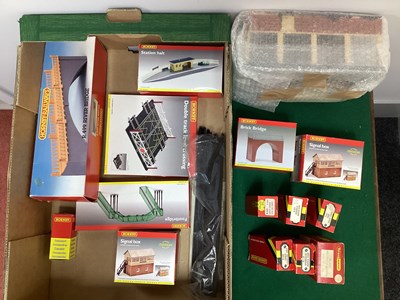 Lot 22 - A Quantity of Hornby OO Scale Lineside...