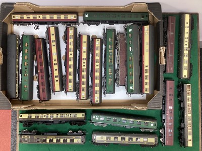 Lot 23 - Approximately Twenty Three OO Gauge British...