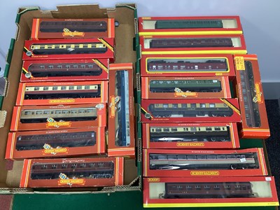 Lot 29 - Seventeen Hornby OO Gauge British Outline...