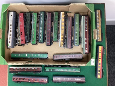 Lot 32 - Approximately Twenty Two OO Gauge British...