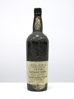 Lot 1414 - Port - Taylor's 1970 Vintage Port, bottled in...