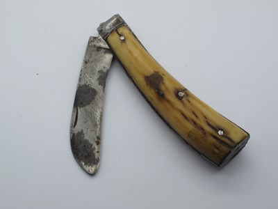 Lot 113 - Flat Bottom Pruner, crown cast steel on blade,...